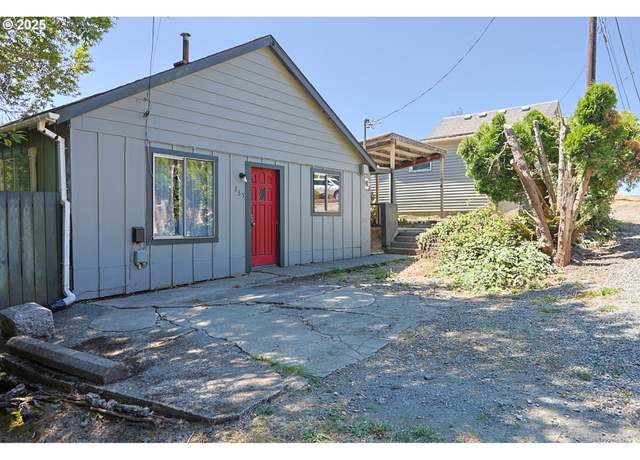 Property at 885 E 10th St, Coquille, OR 97423, 2 beds, 1 bath