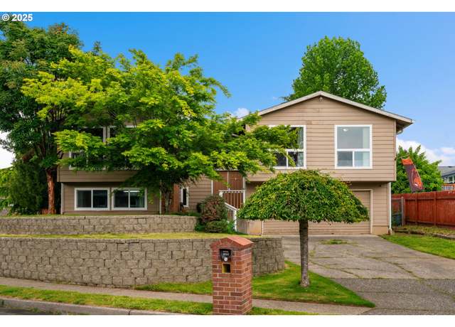 Property at 790 SE Robin Way, Gresham, OR 97080, 3 beds, 2.5 baths