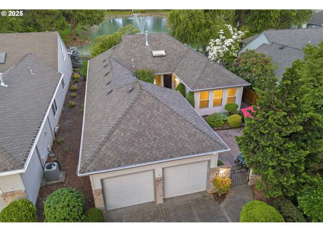 Property at 32380 SW Lake Dr, Wilsonville, OR 97070, 2 beds, 2 baths