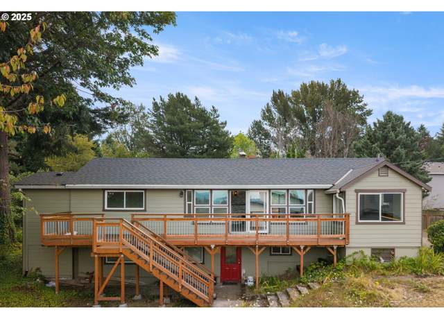 Property at 7702 SE 98th Ave, Portland, OR 97266, 4 beds, 2 baths