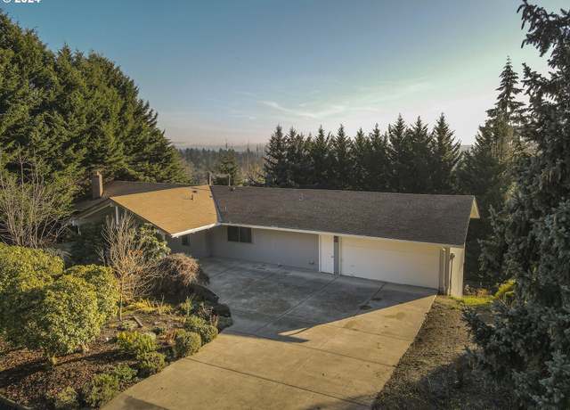 Property at 10400 SW Hoodview Dr, Portland, OR 97224, 4 beds, 2.5 baths