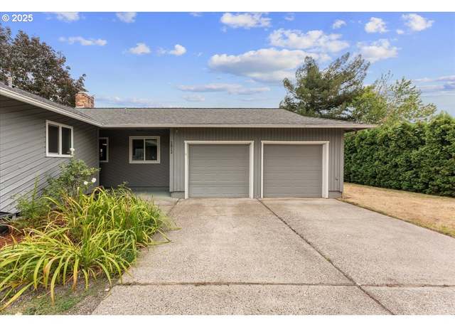 Property at 1812 SE 18th Pl, Troutdale, OR 97060, 3 beds, 2 baths