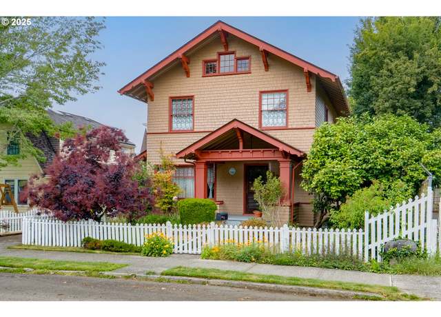 Property at 1528 Irving Ave, Astoria, OR 97103, 3 beds, 1.5 baths