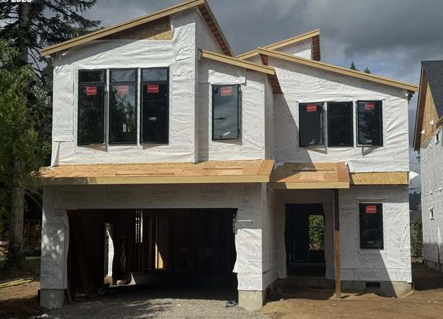 Property at 1690 16th St, West Linn, OR 97068, 4 beds, 3.5 baths