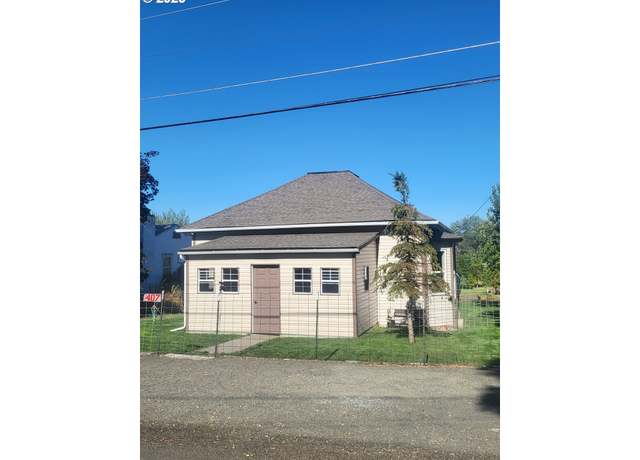 Property at 407 SW Fourth St, Grass Valley, OR 97029, 2 beds, 1 bath