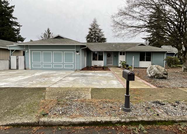 Property at 633 SE 156th Ave, Portland, OR 97233, 3 beds, 2 baths