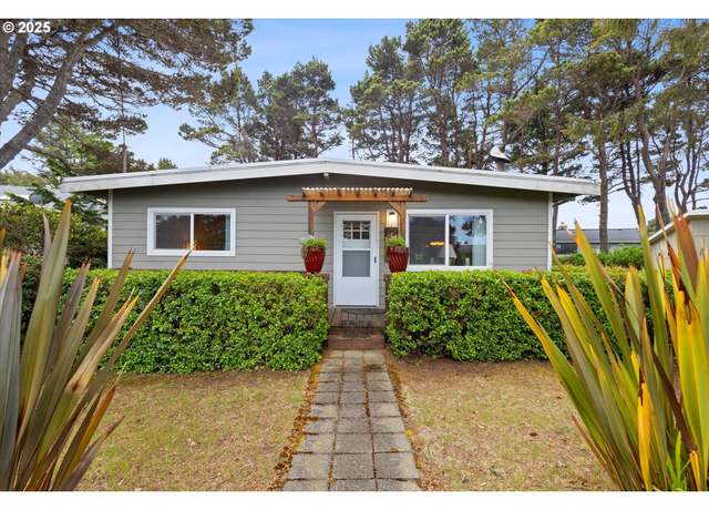 Property at 320 EL Rotundo Ave, Lincoln City, OR 97367, 2 beds, 1 bath