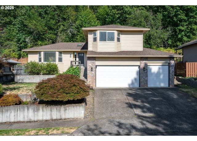 Property at 1504 SW Wallula Dr, Gresham, OR 97080, 3 beds, 2.5 baths