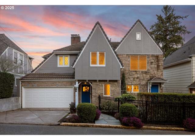 Property at 2869 SW Champlain Dr, Portland, OR 97205, 4 beds, 3.5 baths