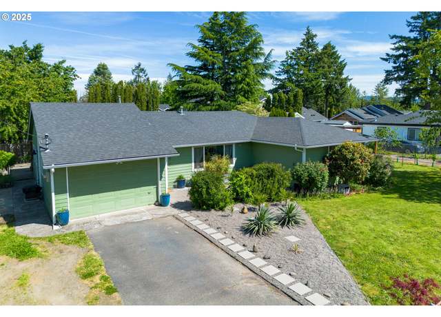 Property at 802 SE 155th Ave, Portland, OR 97233, 3 beds, 1 bath