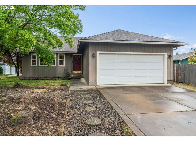 Property at 256 Tierra Cir, Eagle Point, OR 97524, 3 beds, 2 baths
