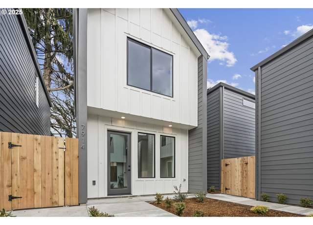 Property at 7914 SE 45th Ave, Portland, OR 97206, 2 beds, 2.5 baths