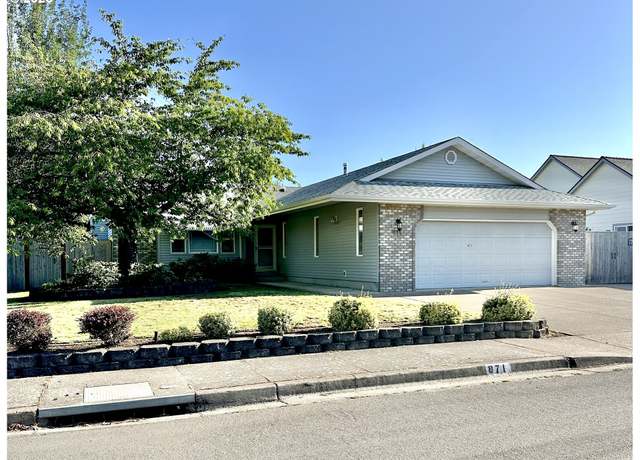 Property at 871 Corvette Ln, Eugene, OR 97404, 3 beds, 2 baths