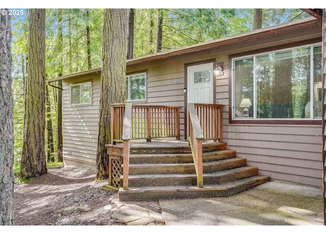 Property at 4718 SW Miles Ct, Portland, OR 97219, 4 beds, 2.5 baths