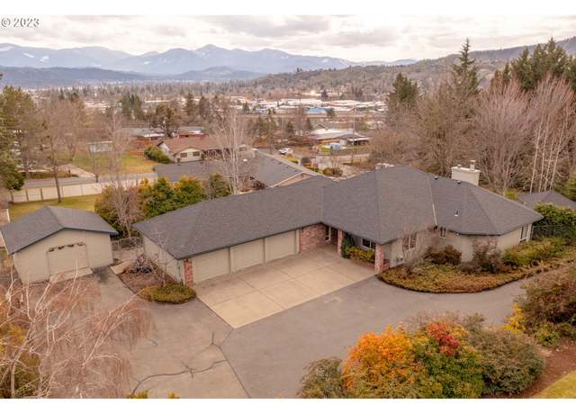 Property at 2311 Scoville Rd, Grants Pass, OR 97526, 3 beds, 3 baths