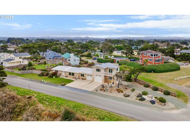 Property at 975 Ocean Dr SW, Bandon, OR 97411, 4 beds, 3 baths