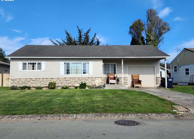 Property at 316 Railroad St, Brookings, OR 97415, 3 beds, 1 bath