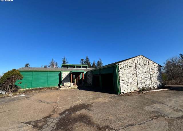Property at 4361 NE Division St, Gresham, OR 97030, 4 beds, 3 baths