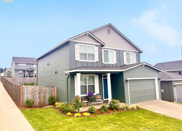 Property at 1018 NE Trillium Dr, Estacada, OR 97023, 4 beds, 3 baths