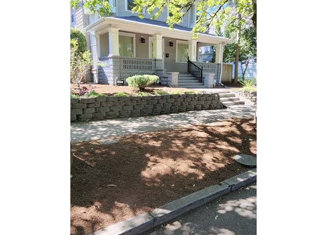 Property at 5215 NE Mallory Ave, Portland, OR 97211, 3 beds, 2.5 baths