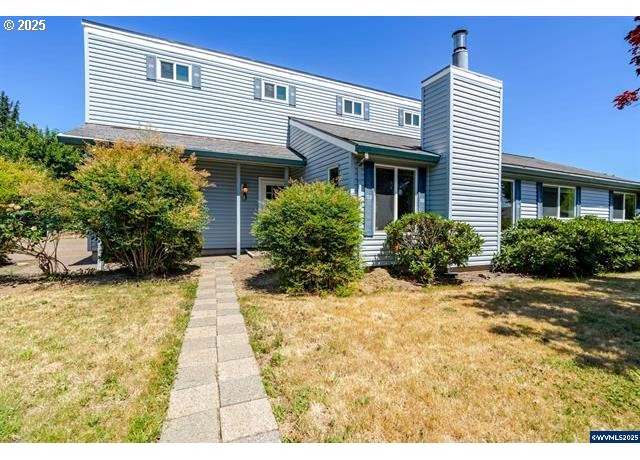 Property at 250 NE Dunn Pl, Mcminnville, OR 97128, 3 beds, 2 baths