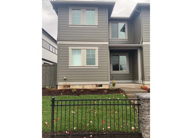 Property at 8033 SE Vermont St, Hillsboro, OR 97123, 3 beds, 2.5 baths