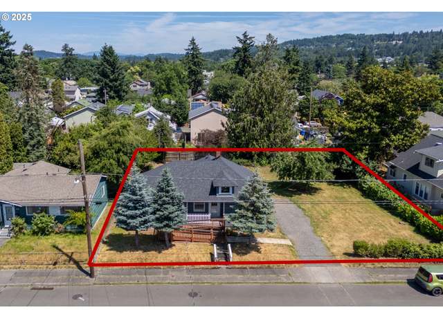 Property at 6834 SE 83rd Ave, Portland, OR 97266, 3 beds, 2 baths