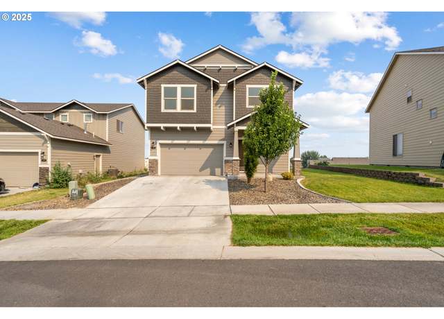 Property at 1535 E Hurlburt Ave, Hermiston, OR 97838, 3 beds, 2.5 baths