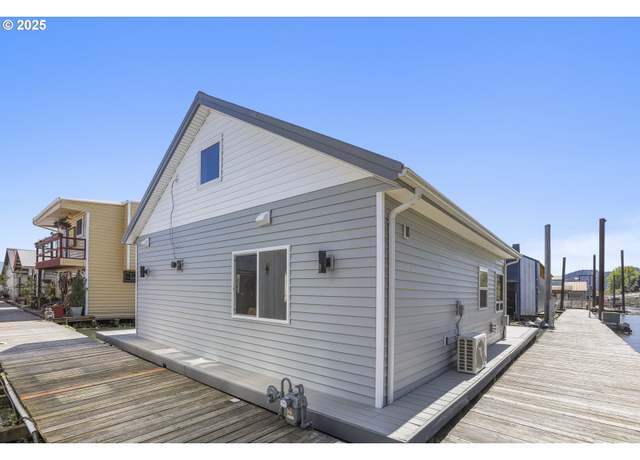 Property at 34326 Johnsons Landing Rd Unit B1, Scappoose, OR 97056, 1 bed, 1 bath