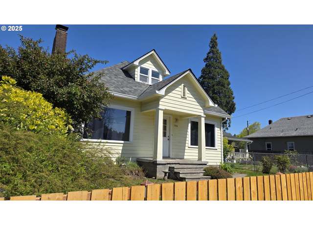 Property at 708 W Fourth Plain Blvd, Vancouver, WA 98660, 4 beds, 1 bath
