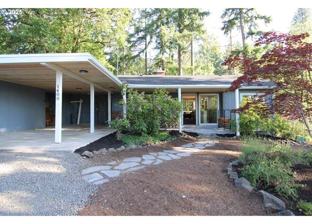 Property at 1400 W 40th St, Eugene, OR 97405, 3 beds, 2 baths