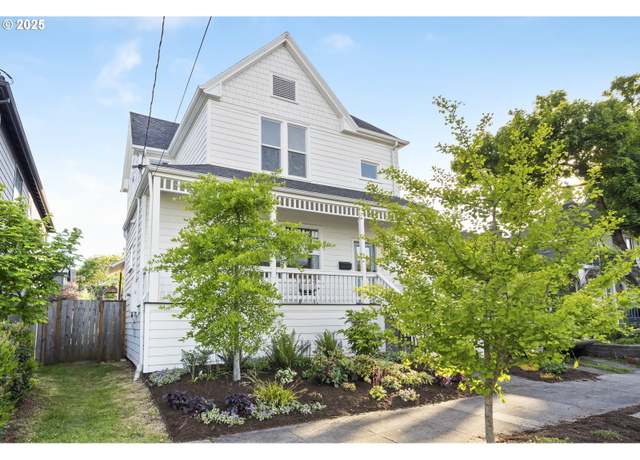 Property at 5106 N Bowdoin St, Portland, OR 97203, 3 beds, 2.5 baths