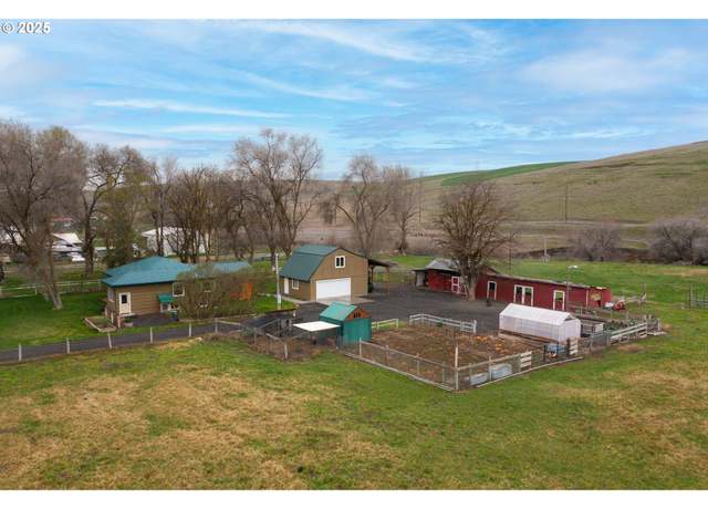 Property at 46285 Adams Rd, Pendleton, OR 97801, 4 beds, 1.5 baths