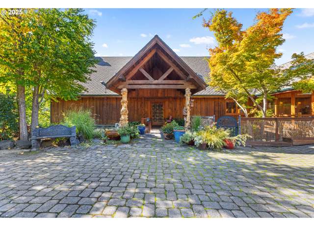 Property at 2225 Parkside Ln, Eugene, OR 97403, 6 beds, 5.5 baths