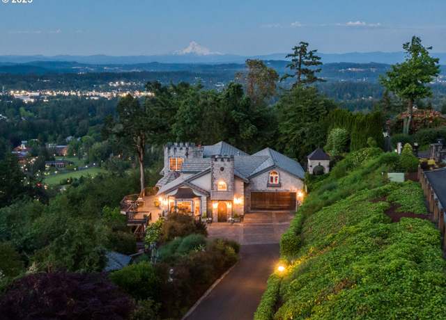 Property at 1777 Skyland Dr, Lake Oswego, OR 97034, 4 beds, 3.5 baths