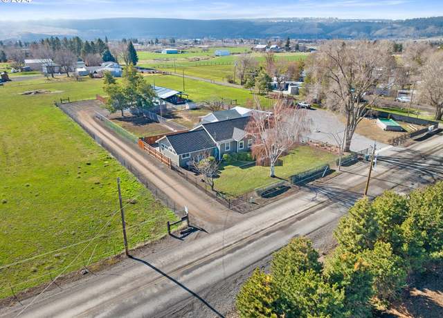 Property at 62616 Fruitdale Ln, La Grande, OR 97850, 5 beds, 2 baths