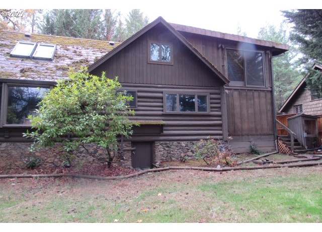 Property at 4700 Rogue River Hwy, Grants Pass, OR 97527, 3 beds, 2.5 baths