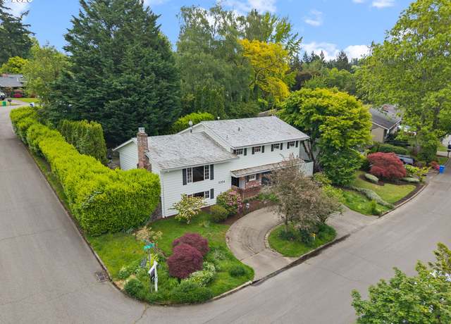 Property at 5304 SW 34th Pl, Portland, OR 97239, 4 beds, 2.5 baths