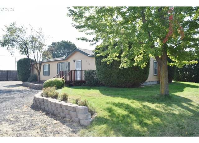 Property at 103 Columbia St, Helix, OR 97835, 3 beds, 2 baths