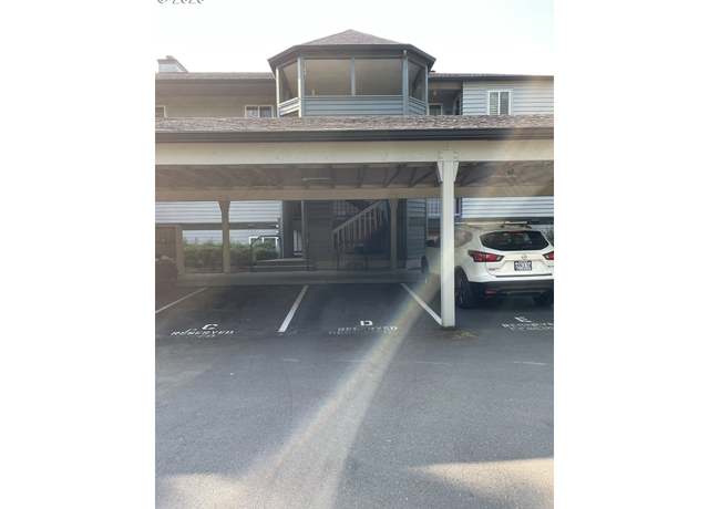 Property at 4970 S Landing Dr #302, Portland, OR 97239, 2 beds, 2 baths