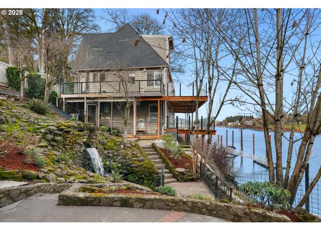 Property at 10150 S Riverside Dr, Portland, OR 97219, 3 beds, 3.5 baths