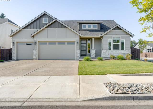 Property at 915 SE 35th St, Battle Ground, WA 98604, 3 beds, 2.5 baths