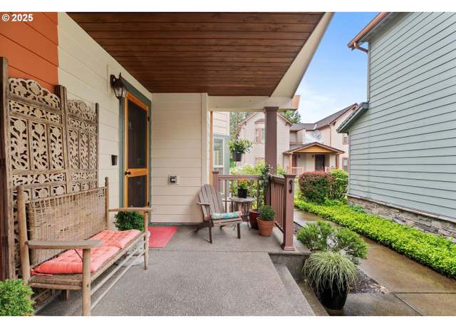 Property at 2025 Elm St, Forest Grove, OR 97116, 2 beds, 2.5 baths