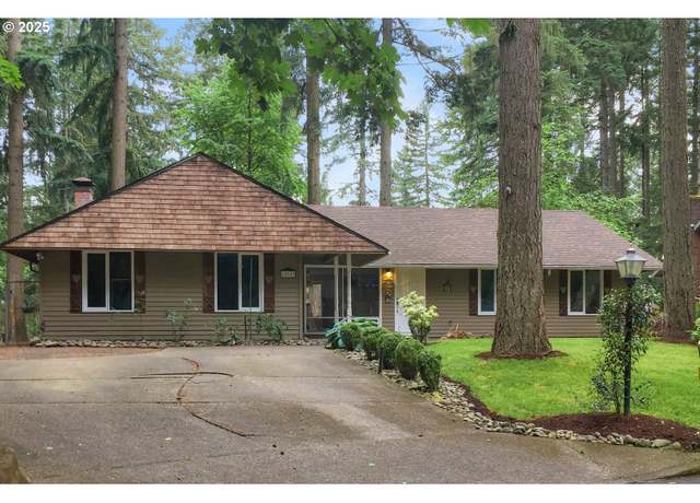 Property at 18581 Timbergrove Ct, Lake Oswego, OR 97035, 4 beds, 2 baths