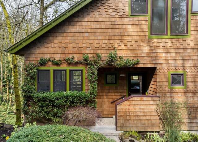 Property at 3909 NW Thurman St, Portland, OR 97210, 3 beds, 2.5 baths