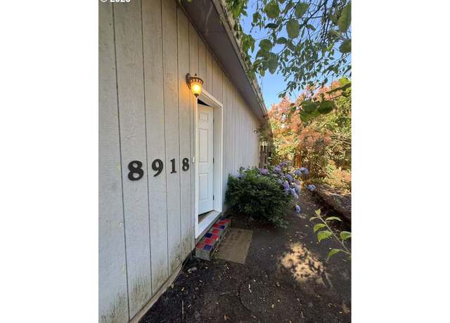 Property at 8918 SE Rural St, Portland, OR 97266, 3 beds, 2 baths