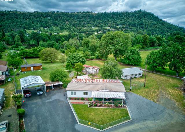 Property at 1548 Harlan St, Roseburg, OR 97471, 2 beds, 1 bath