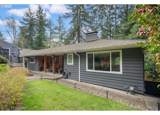 Property at 4933 SW 18th Pl, Portland, OR 97239, 4 beds, 3 baths