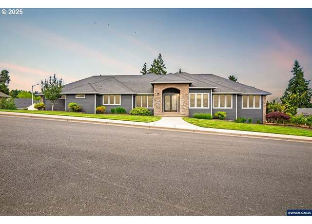 Property at 2111 Celeen Ave, Salem, OR 97302, 4 beds, 3 baths