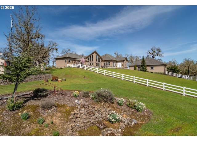 Property at 1000 Windy Mountain Ln, Oakland, OR 97462, 3 beds, 2.5 baths